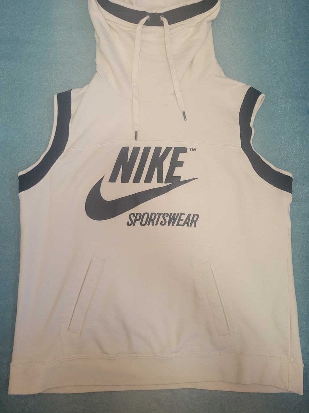 Nike Men’s White Sleeveless Hoodie - Sportswear